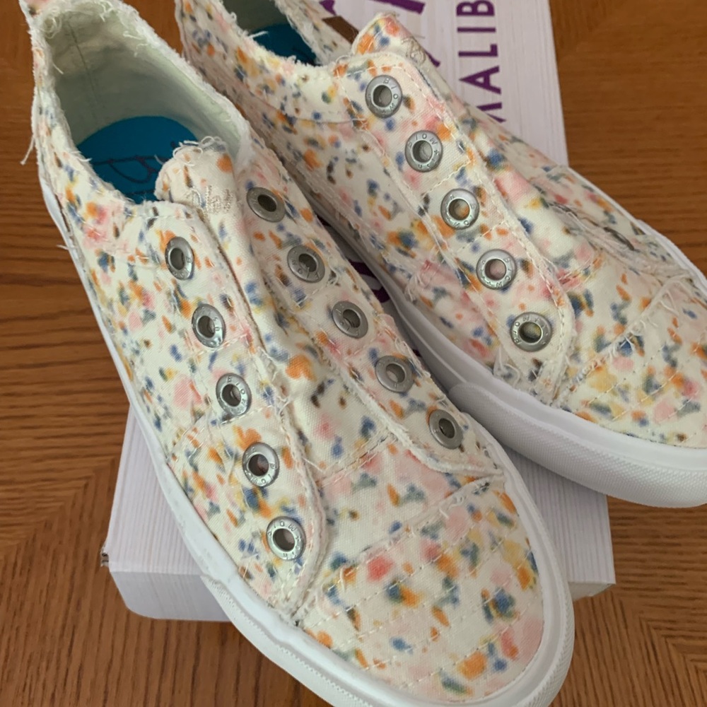 Womens sneakers